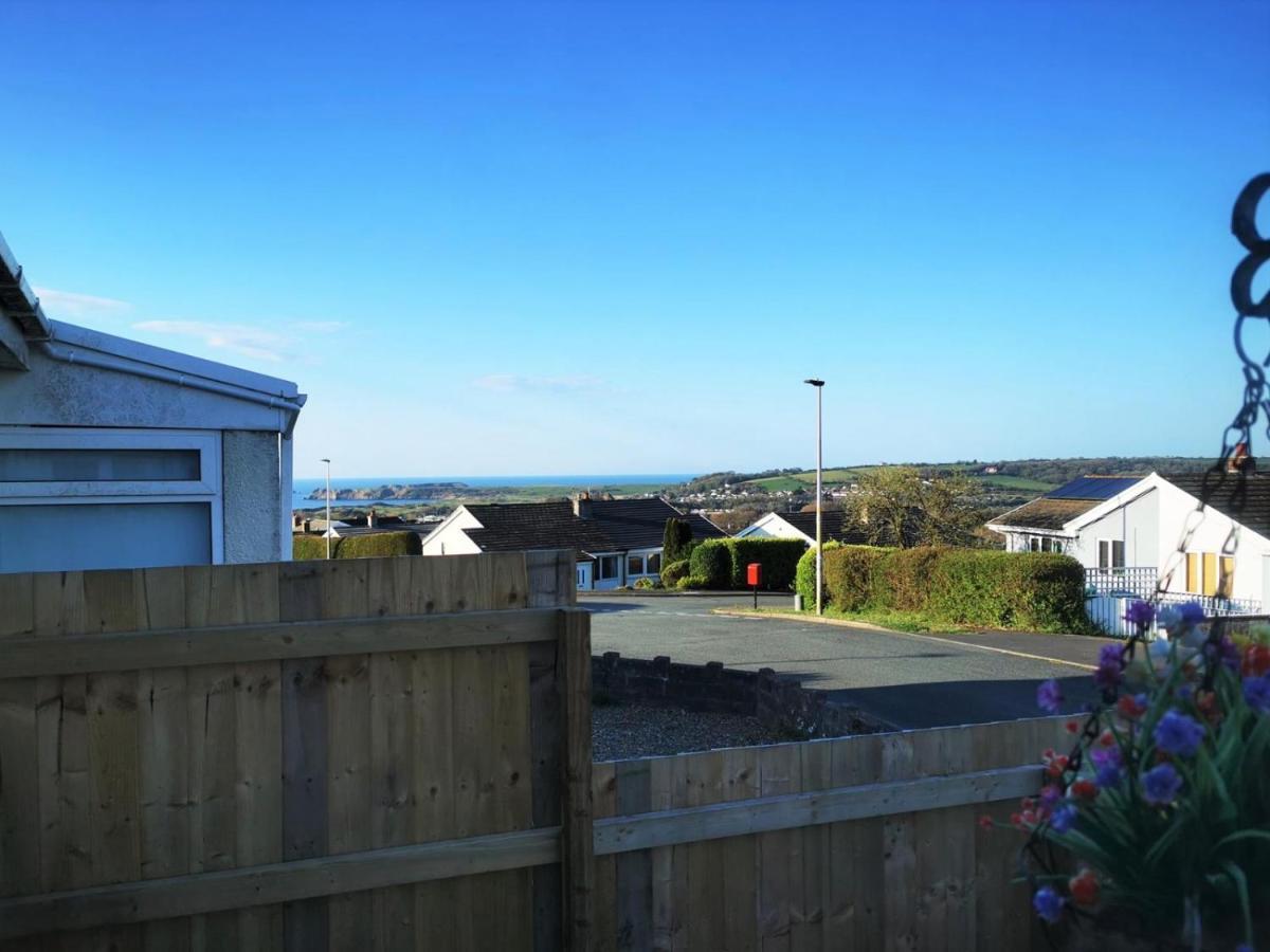 3-Bed 5-6 Berth Modernised Bungalow! Tenby Exterior foto